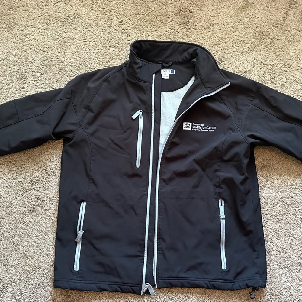 Men’s Large Coat Toyota certified collision center embroidered
